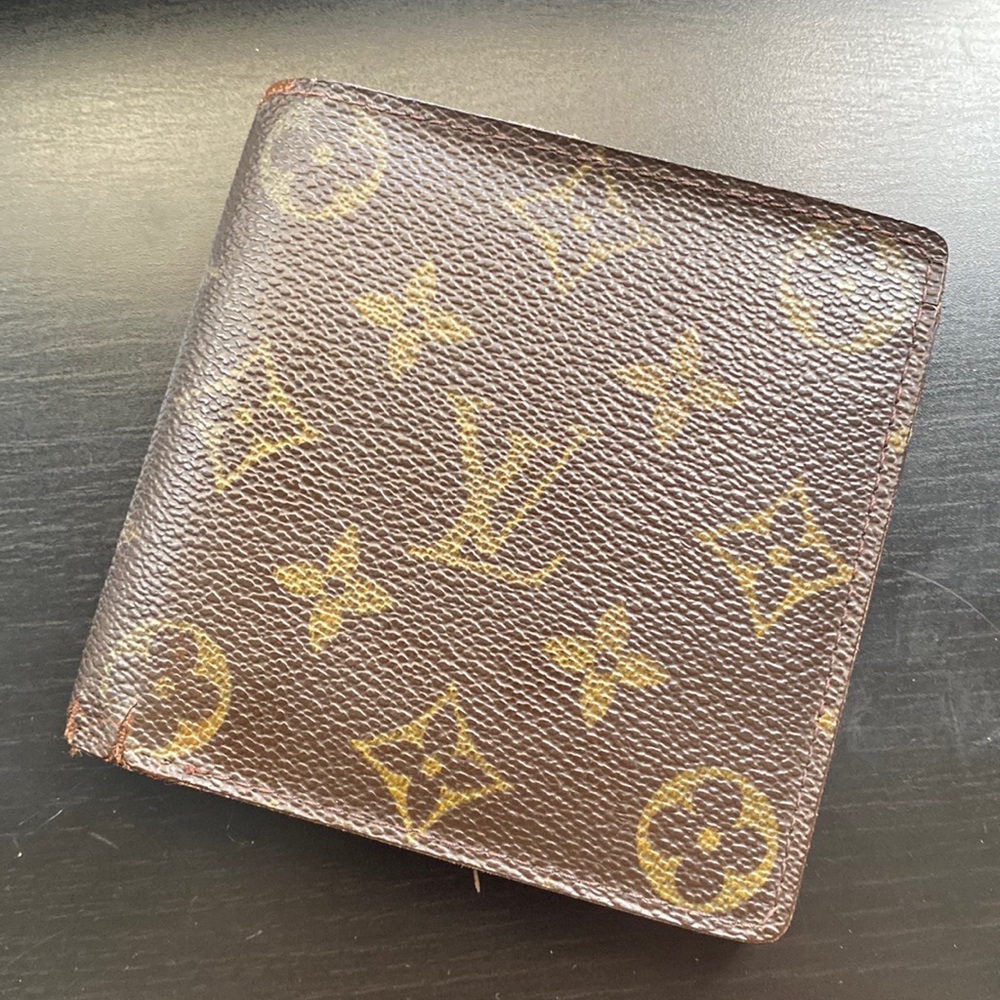 Authentic Louis Vuitton mens bifold wallet vintage